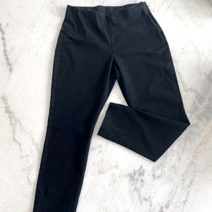 Old Navy - Black dress pants - Elastic waistband - Size 6